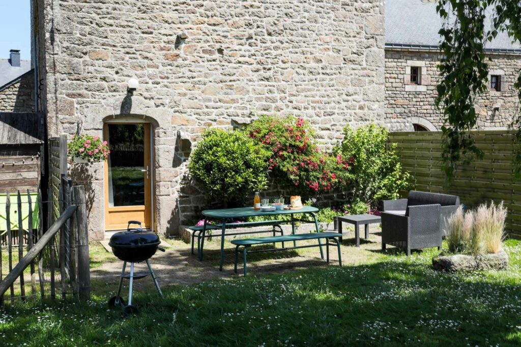 ty hélène, un jardin bucolique pour le gite de charme