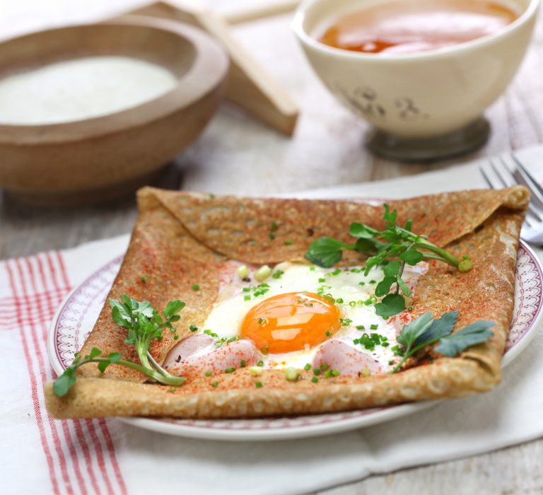galette-sarrasin-buckwheat-crepe-P5C2AY8 galette bretonne